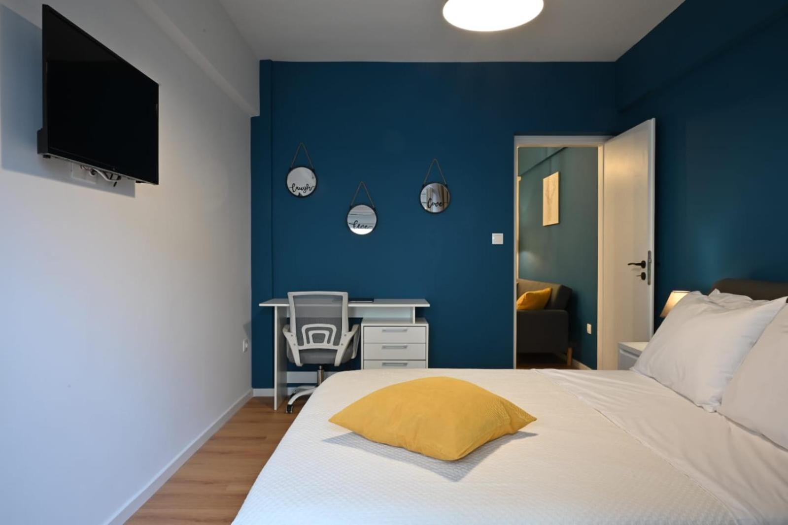 Modern Two Bedroom Apartment At Koukaki アテネ エクステリア 写真