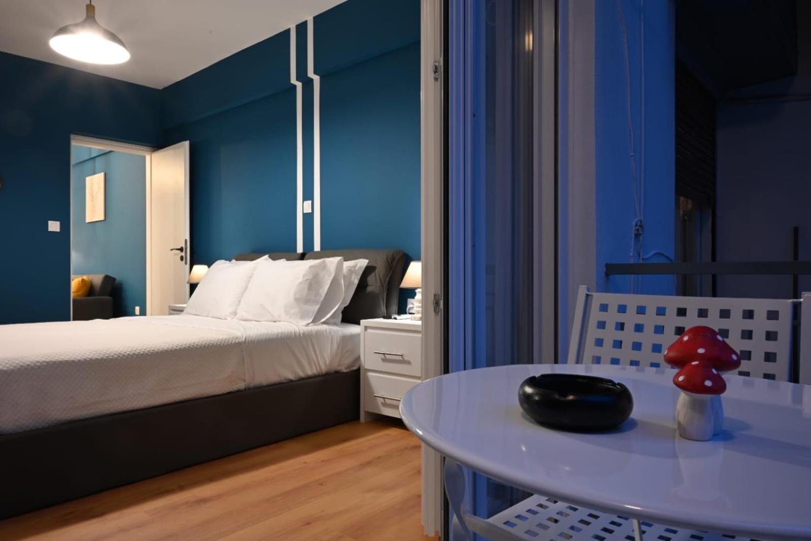 Modern Two Bedroom Apartment At Koukaki アテネ エクステリア 写真
