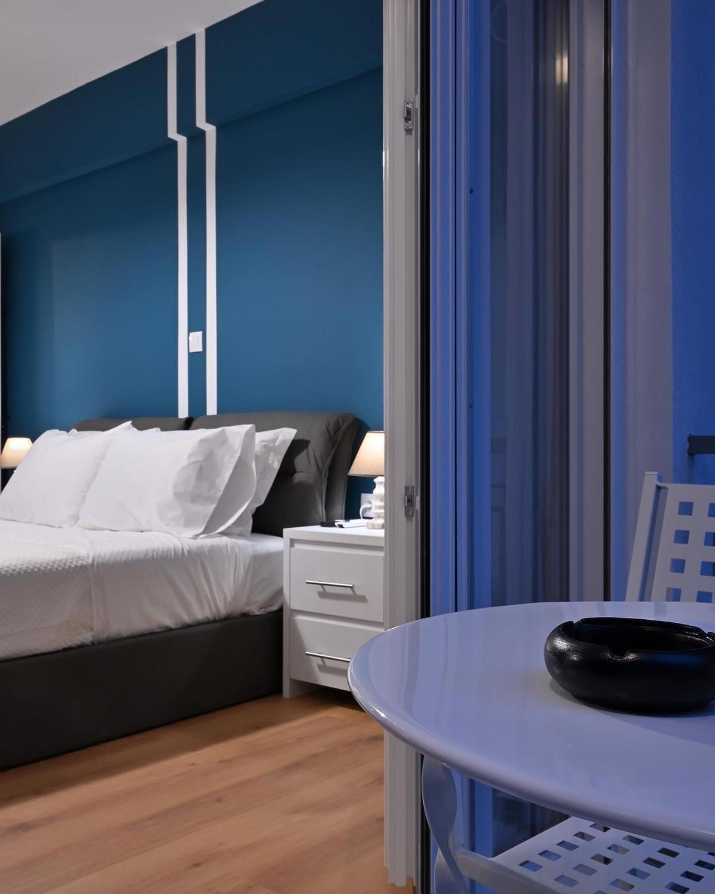 Modern Two Bedroom Apartment At Koukaki アテネ エクステリア 写真