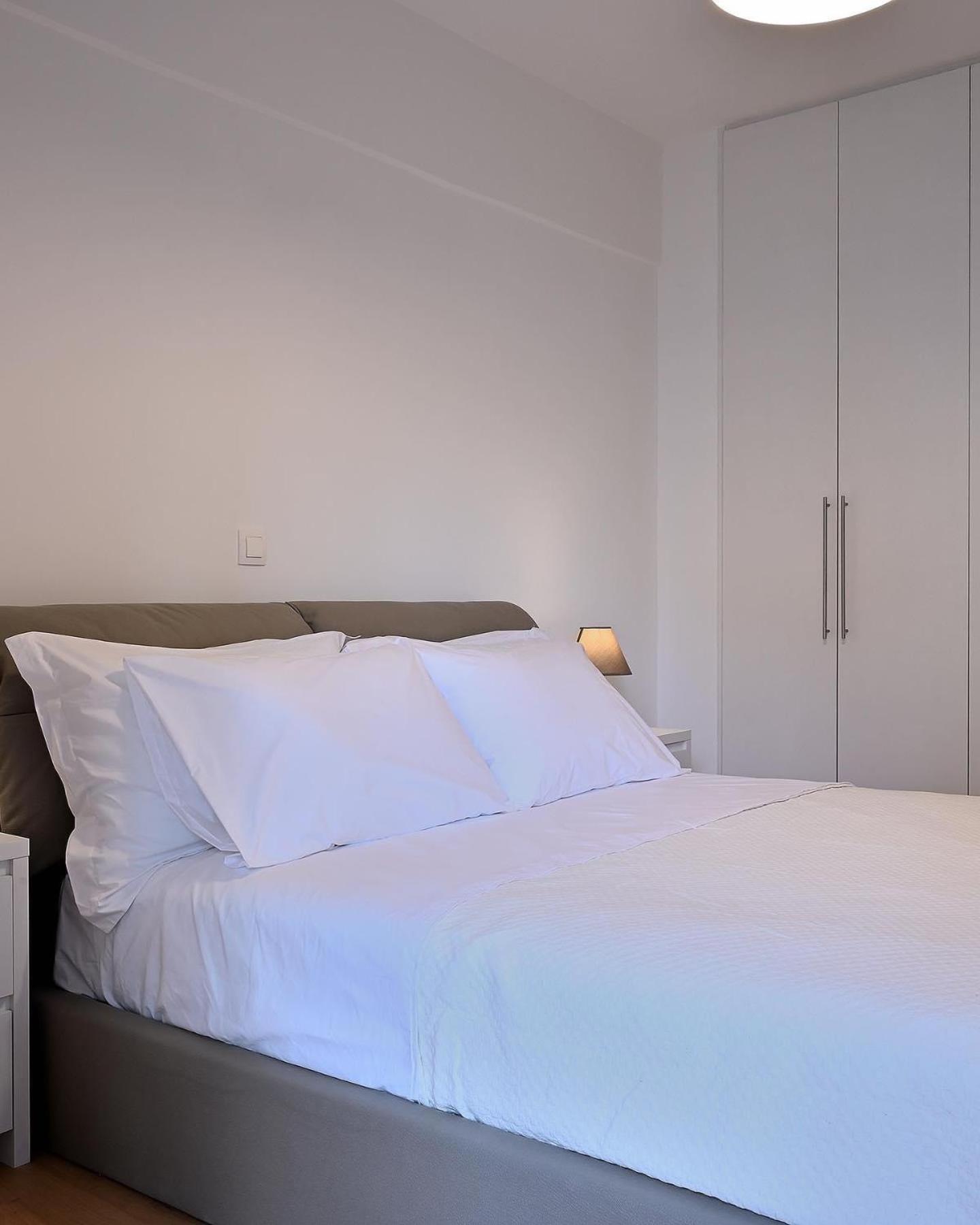 Modern Two Bedroom Apartment At Koukaki アテネ エクステリア 写真